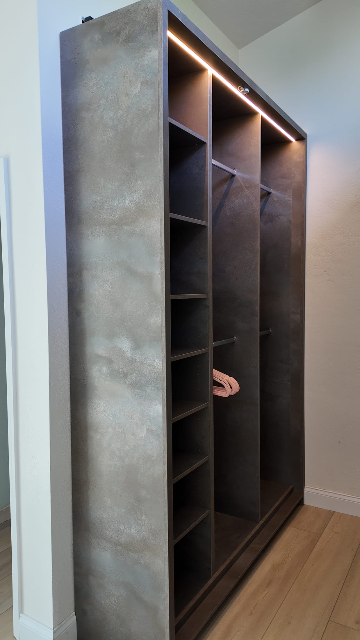 Boutique Walk-In Closet — detail 2