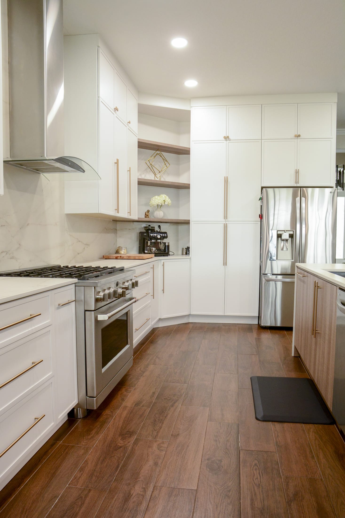 Waterfall Island Kitchen — detail 3