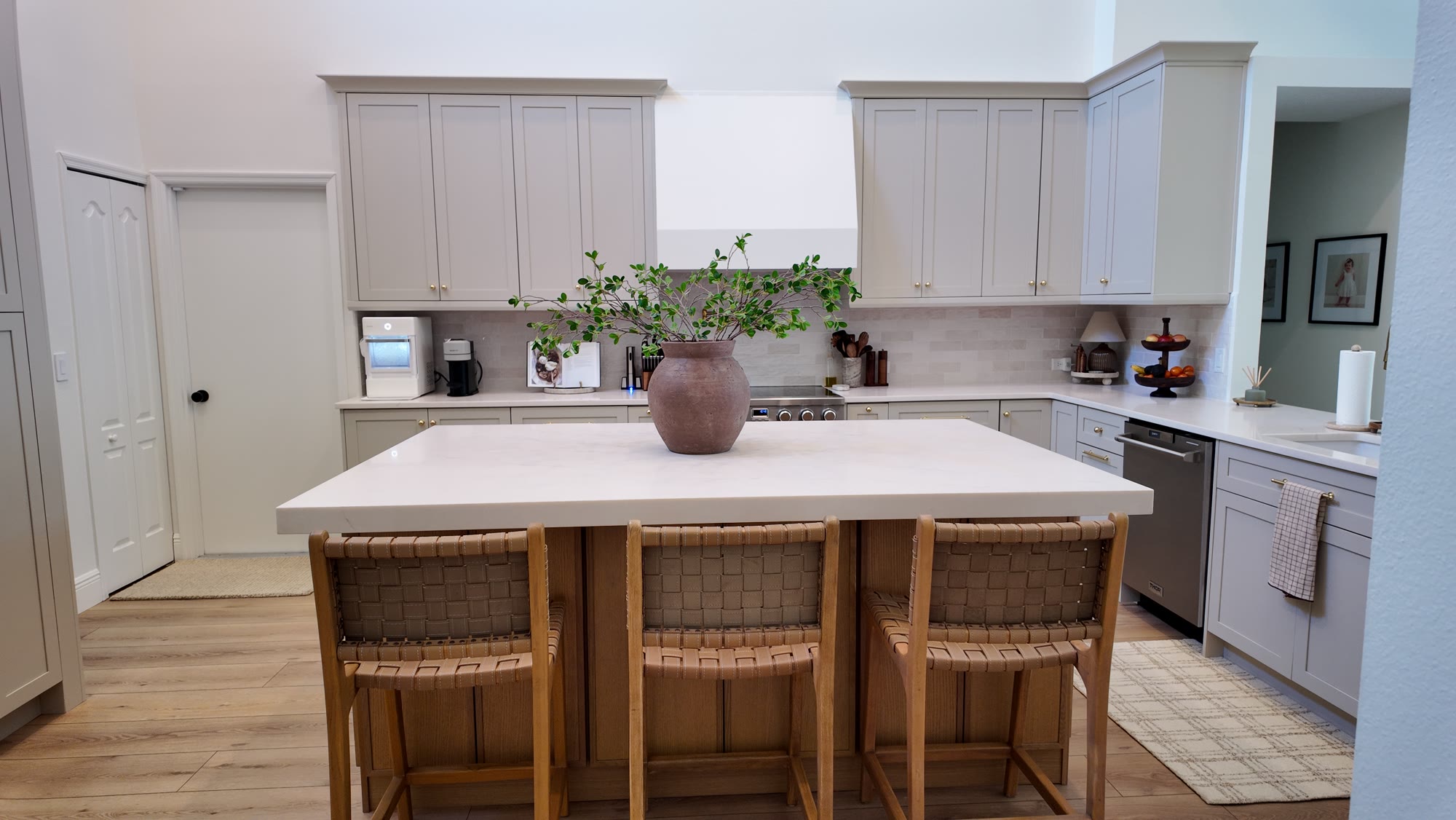 Greige Shaker & Oak Island Kitchen — Kitchen Remodeling in Orlando, FL (3)