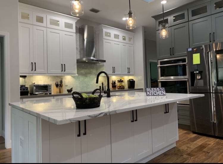 Da cozinha de carvalho ao shaker branco e cinza — Reforma de cozinhas in Orlando, FL (1)