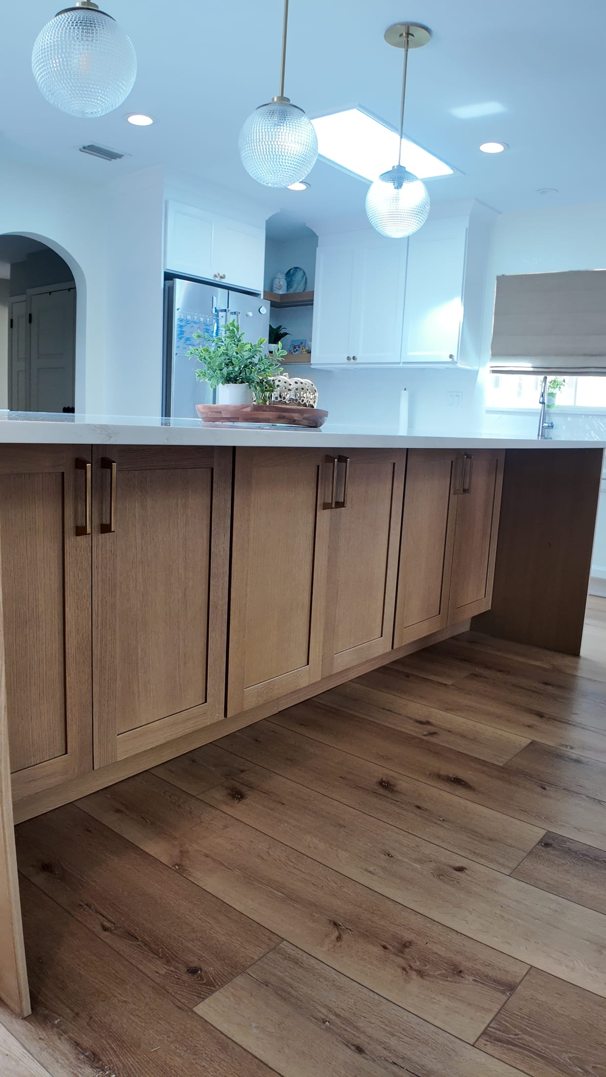 White Oak & White Kitchen — detail 2