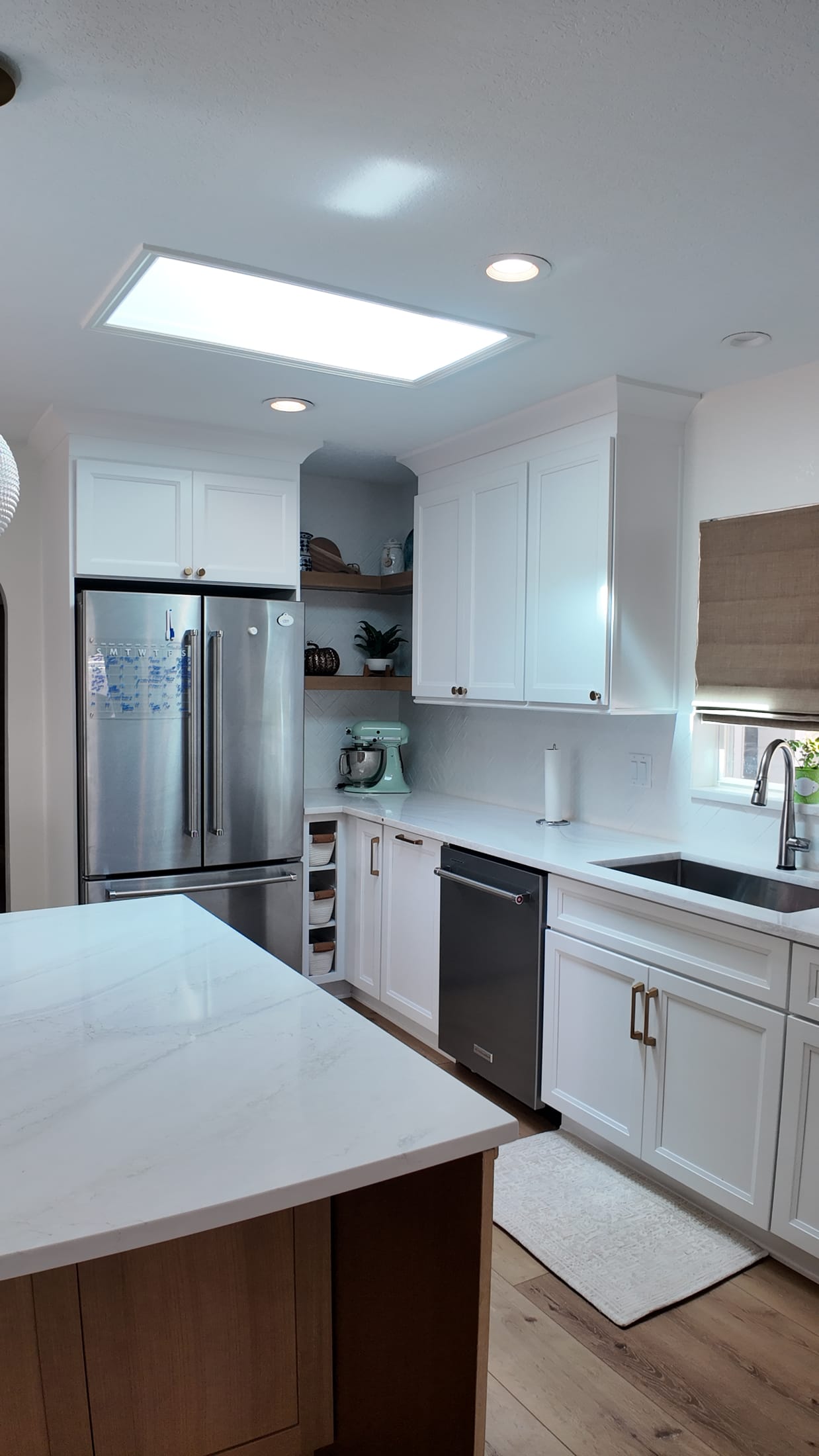 White Oak & White Kitchen — detail 5